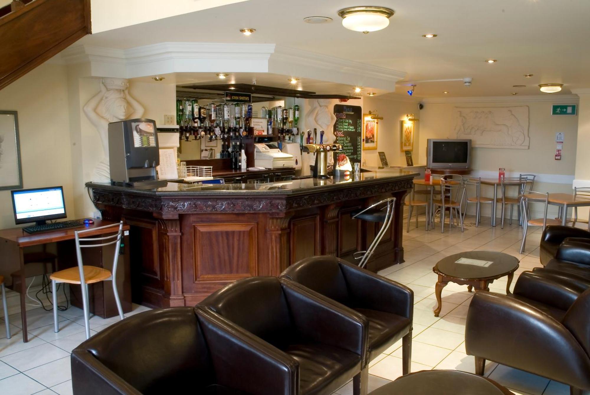 The Ashley Hotel ヘイル レストラン 写真