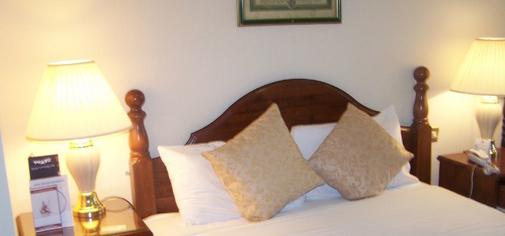 The Ashley Hotel ヘイル エクステリア 写真